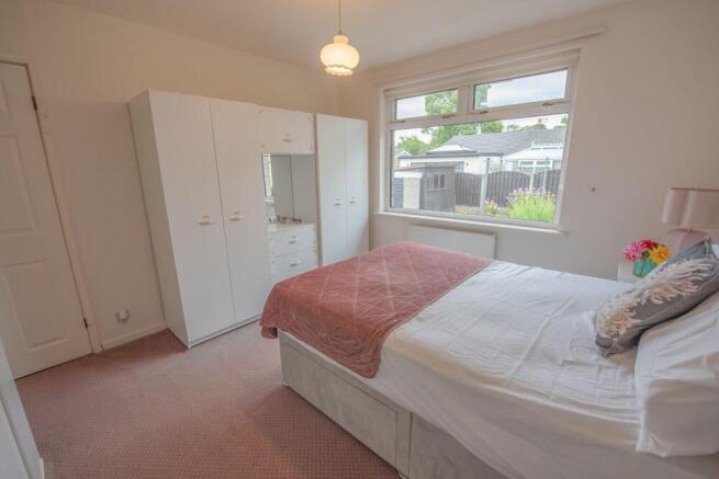 2 bed Bungalow for sale Image 8