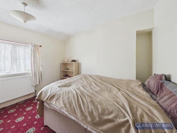 3 bed Terraced for sale Image 8