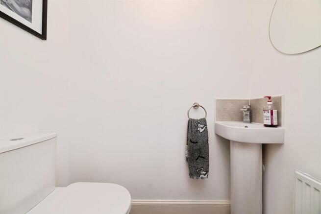 3 bed Semi-Detached for sale Image 6