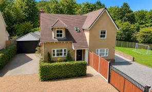 7, Campanile Close, Braintree CM77 7AS
