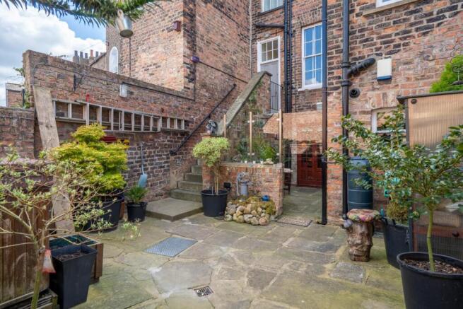 2 bed Apartment for sale Image 4