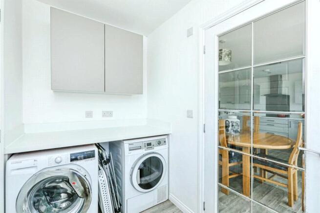 4 bed Detached for sale Image 11