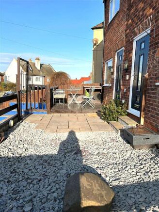 5 bed Semi-Detached for sale Image 7