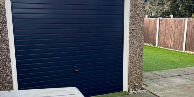 Garage1.jpg