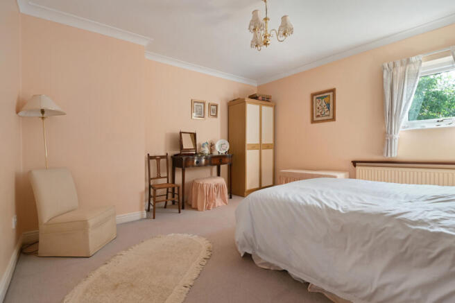 4 bed Detached for sale Image 12