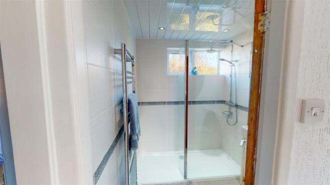 Pinedale Bathroom
