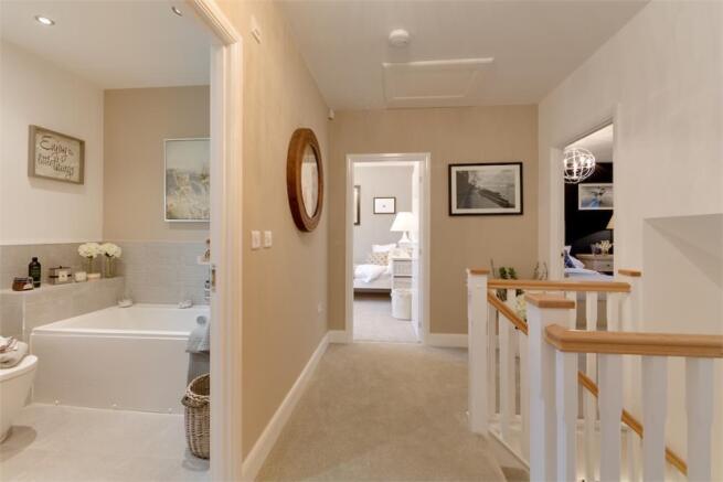 4 bed Detached for sale Image 8