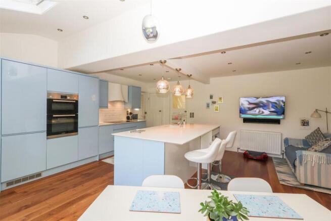 3 bed Detached for sale Image 8