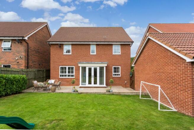 4 bed Detached for sale Image 7