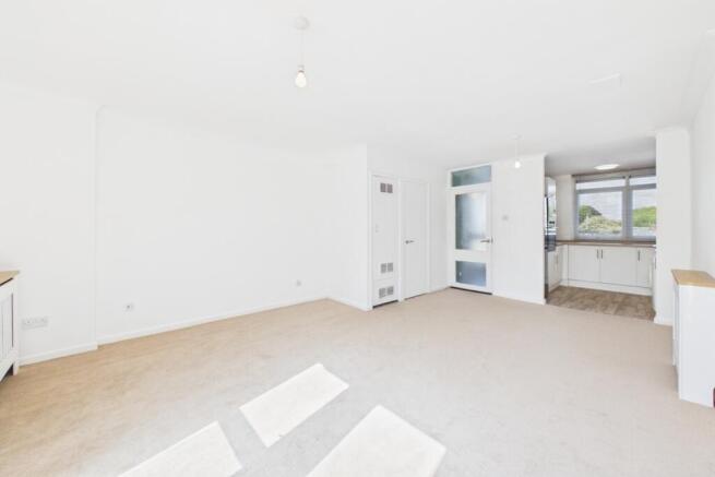 2 bed Flat to rent Image 7