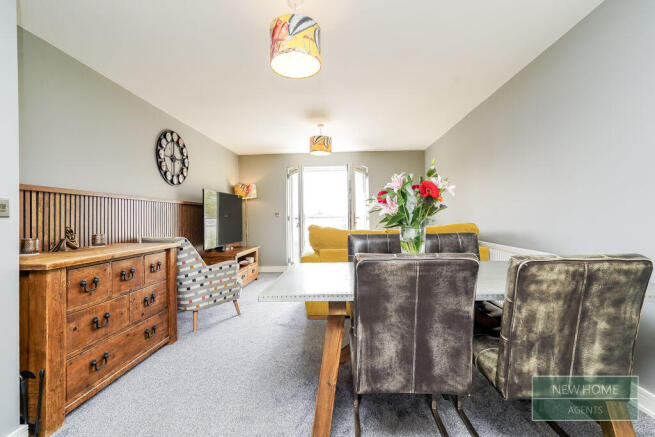 2 bed Flat for sale Image 5