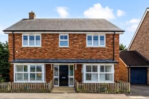 1, Onslow Walk, Horsham RH12 3XJ