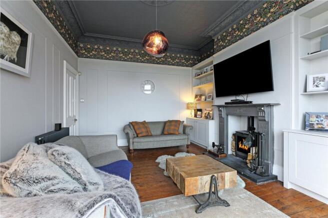 5 bed Detached for sale Image 9
