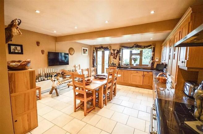 KITCHEN/DINER