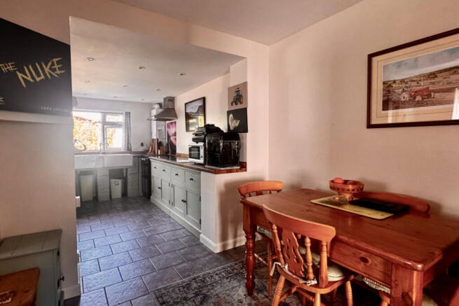 3 bed Semi-Detached for sale Image 6