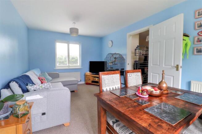 Lounge/Dining Room
