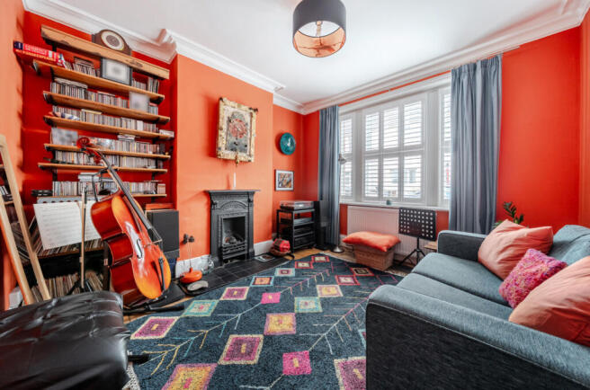 1410161-4-698db4c...