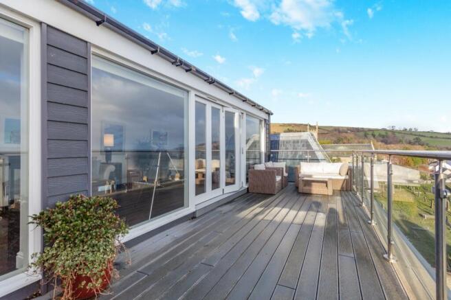 11 Marine House