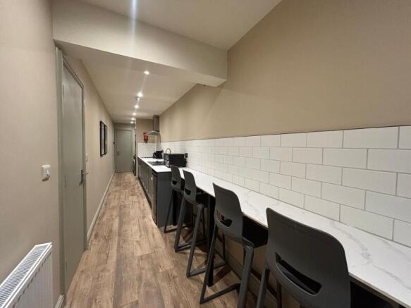 10 bed Terraced to rent Image 10