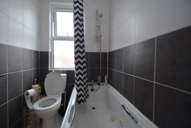 3 bed Terraced to rent Image 9