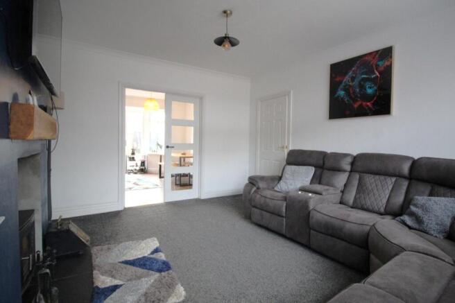 3 bed Semi-Detached for sale Image 8