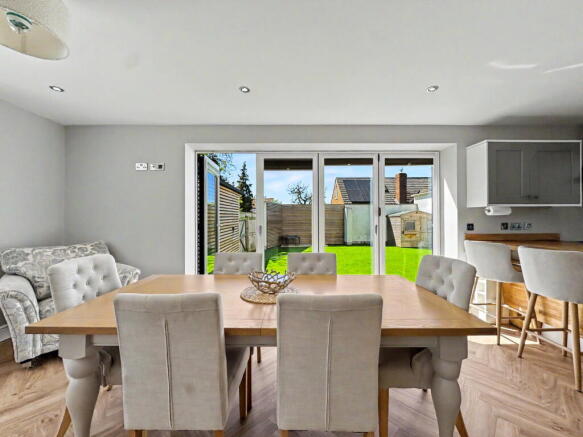 4 bed Detached for sale Image 7