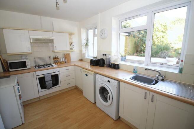 Kitchen / Dini...