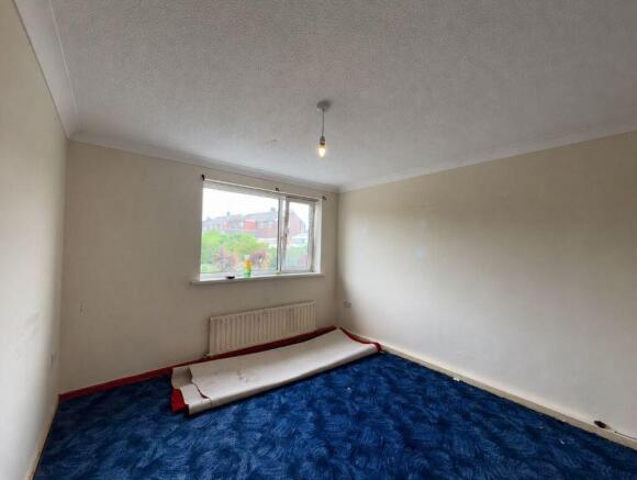4 bed Semi-Detached for sale Image 6