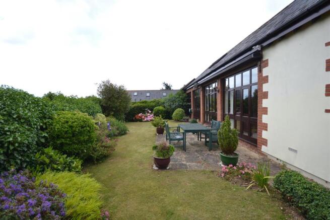 Garden 1.JPG