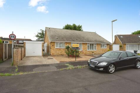 Lyndhurst Close, Hayling Island, Hampshire, PO11