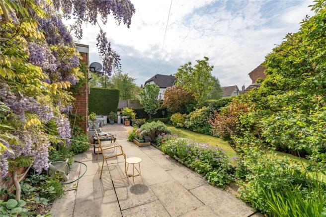 6 bed Semi-Detached for sale Image 8