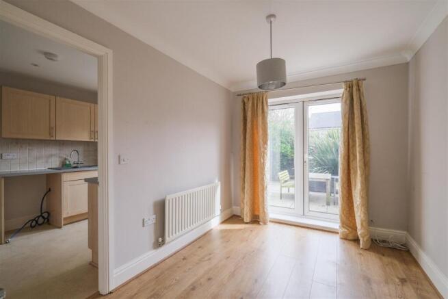 3 bed Town House for sale Image 6