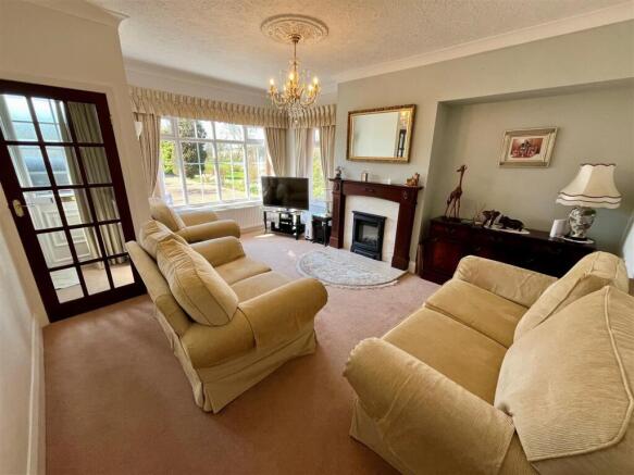 3 bed Detached Bungalow for sale Image 4