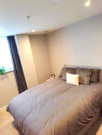 2 bed Apartment to rent Image 6