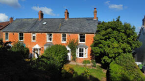 Hillview, Butts Way, Milverton, Taunton TA4 1JR