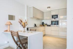 13, Wheeler Gardens, London N1 0UN