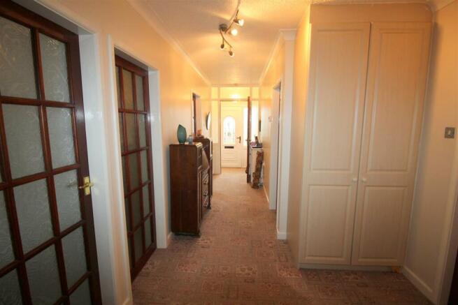 Grasmere Road, 37, hallway.JPG