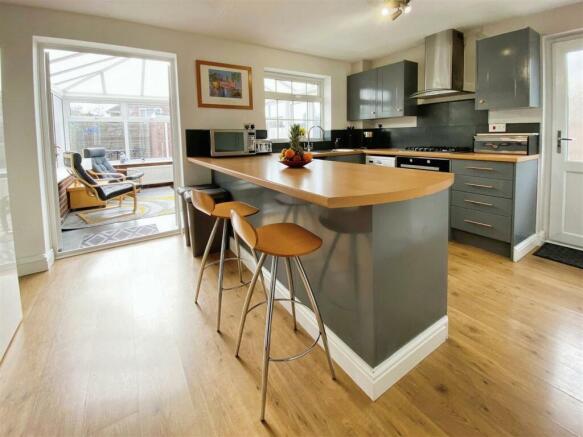 Kitchenb.jpg