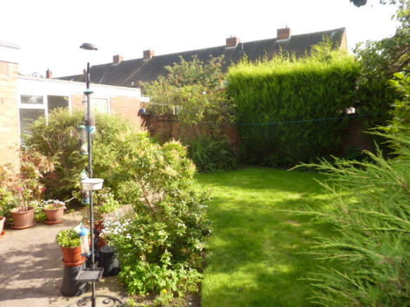 Extremely Prive Rear Garden