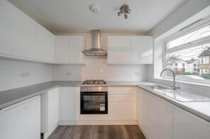 Flat 4, Windermere House, Warwick Road, New Barnet, Barnet EN5 5DX
