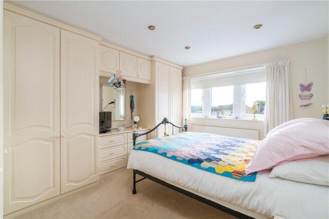 4 bed Detached for sale Image 11