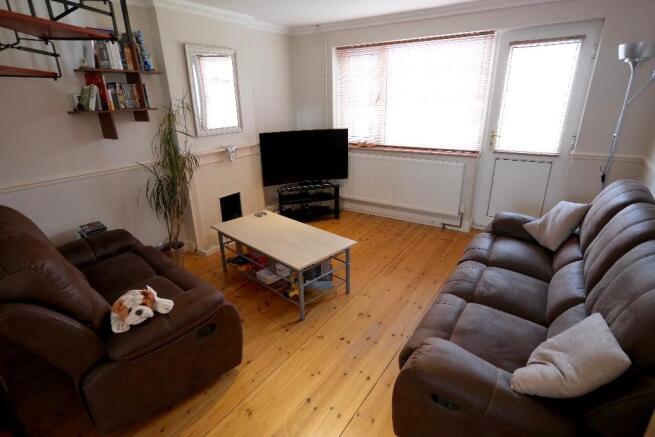 Lounge/Dining Room