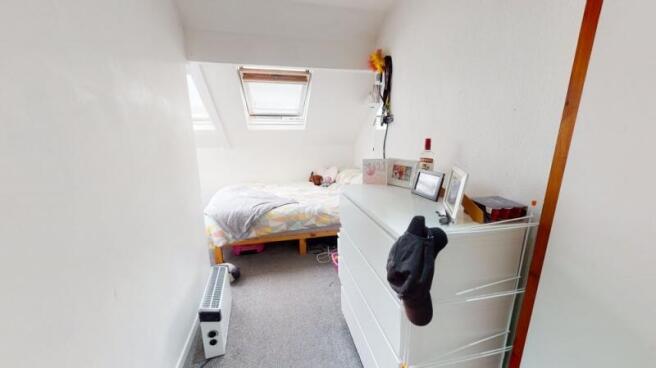 4 bed Terraced to rent Image 8