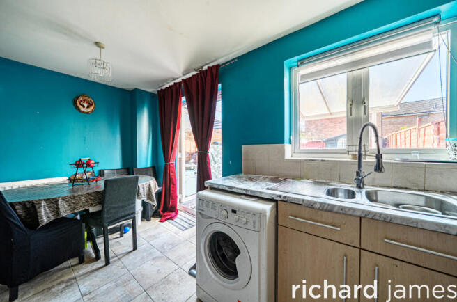 Padstow Road, Churchward, Swindon, SN2 photo 4
