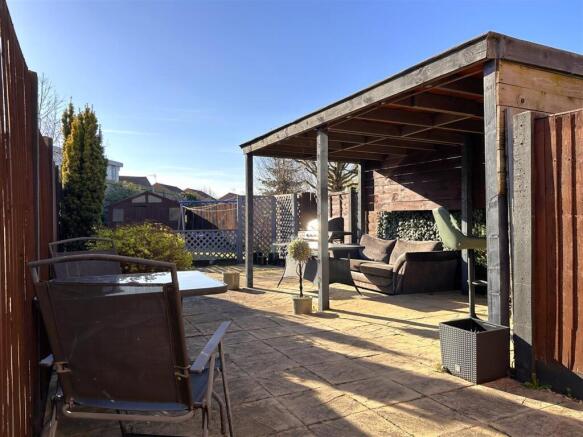 Generous Private Garden 333