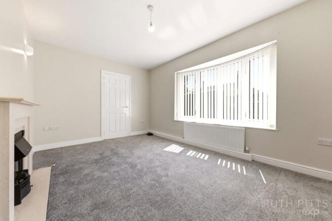 3 bed Semi-Detached for sale Image 6