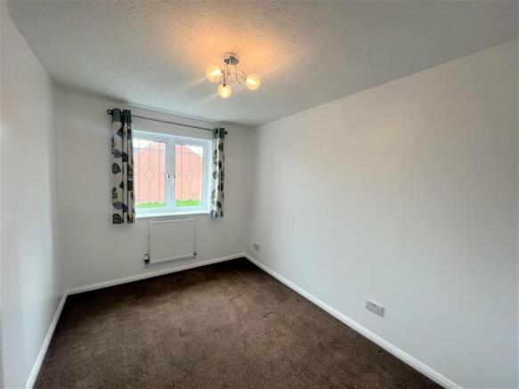4 bed Town House to rent Image 8