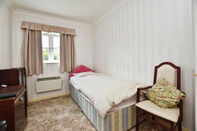 2 bed Retirement Property for sale Image 12