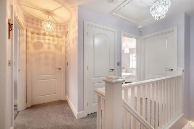 8587310-interior32.jpg