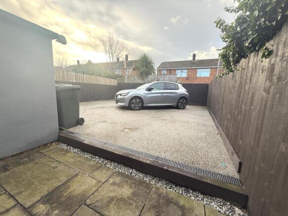 2 bed Semi-Detached for sale Image 9